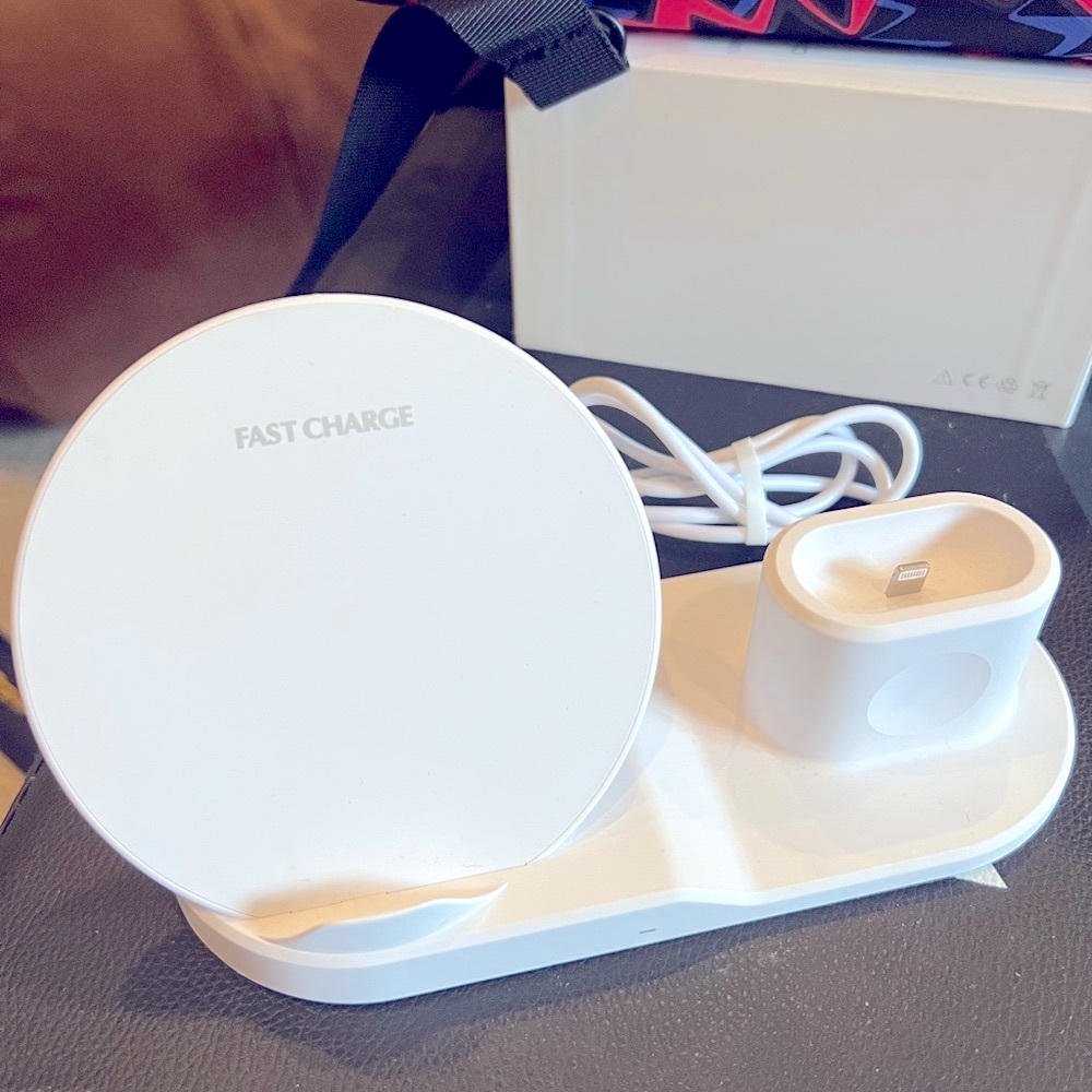 Gear Station 3.0 3 in 1 Fast Wireless Charger Dock White